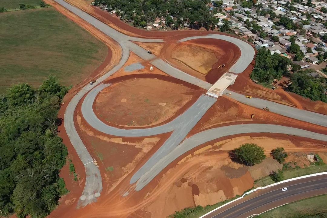 Viaduto de acesso à ponte Tancredo Neves