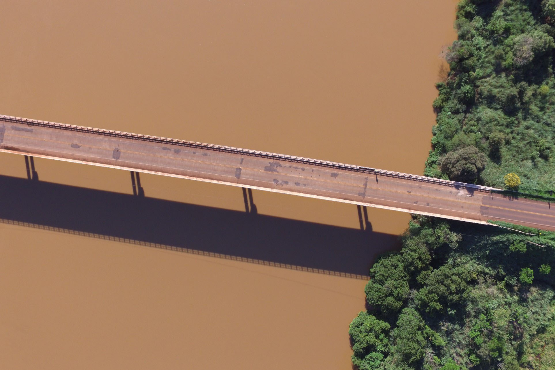 Avançam editais de reforma de 35 pontes nas regiões Norte, Norte Pioneiro e Vale do Ivaí - Ponte Rio Ivaí PR-457 no limite entre São João do Ivaí e São Pedro do Ivaí Foto: DER