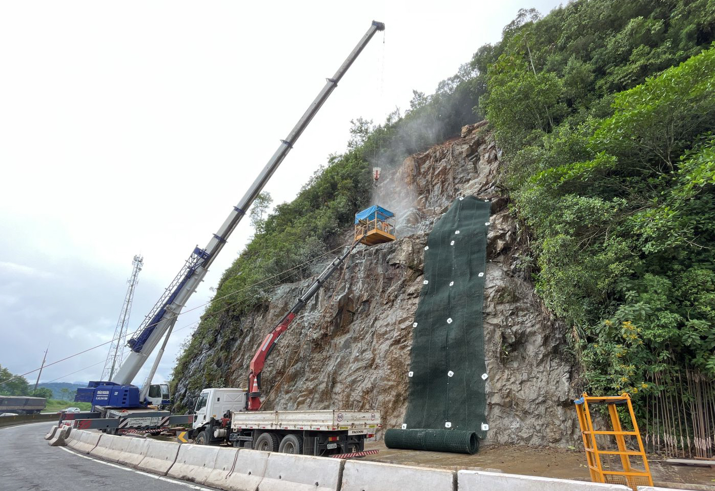 DER/PR chega à fase final das obras no km 41 da BR-277, no Litoral Foto: DER