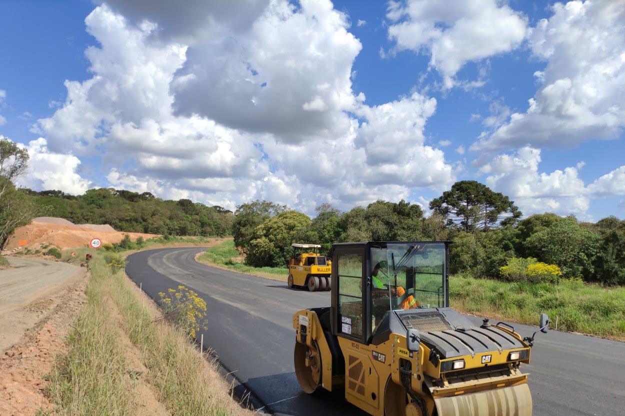 Contorno Norte de Castro - pavimentação  Foto: DER
