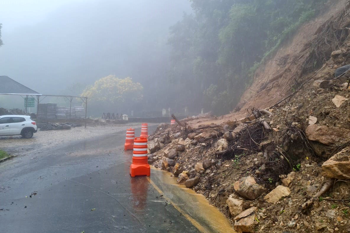 Estrada da Graciosa está interditada devido às chuvas Foto: DER