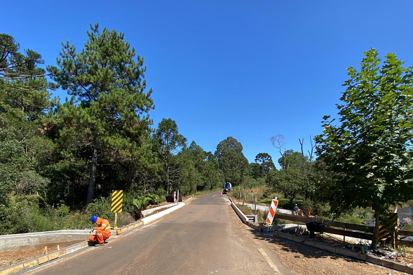 Reformas de pontes alteram tráfego de veículos em União da Vitória - Z Ponte Rio Empoçado na PR-446 em Bituruna
