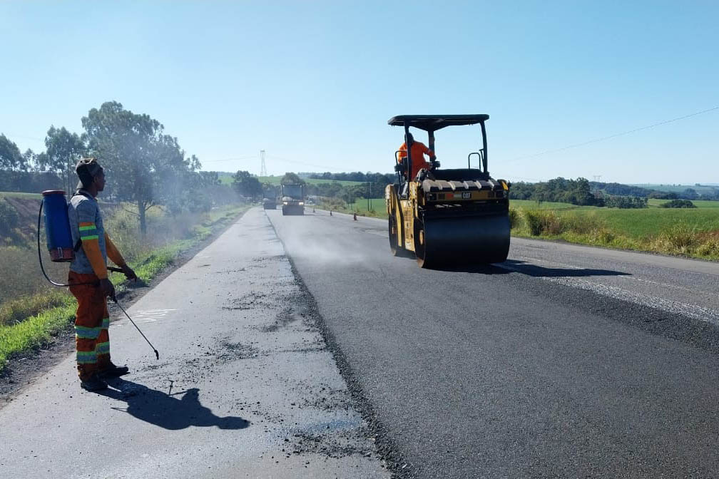 Rodovia entre Wenceslau Braz e Jaguariaíva começa a receber conservação Foto: DER-PR