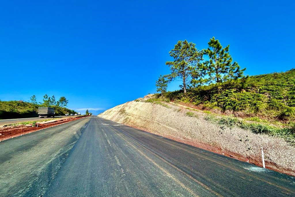 Com novo trecho liberado, duplicação da PR-445 atua de Mauá da Serra a Lerroville Foto: DER-PR