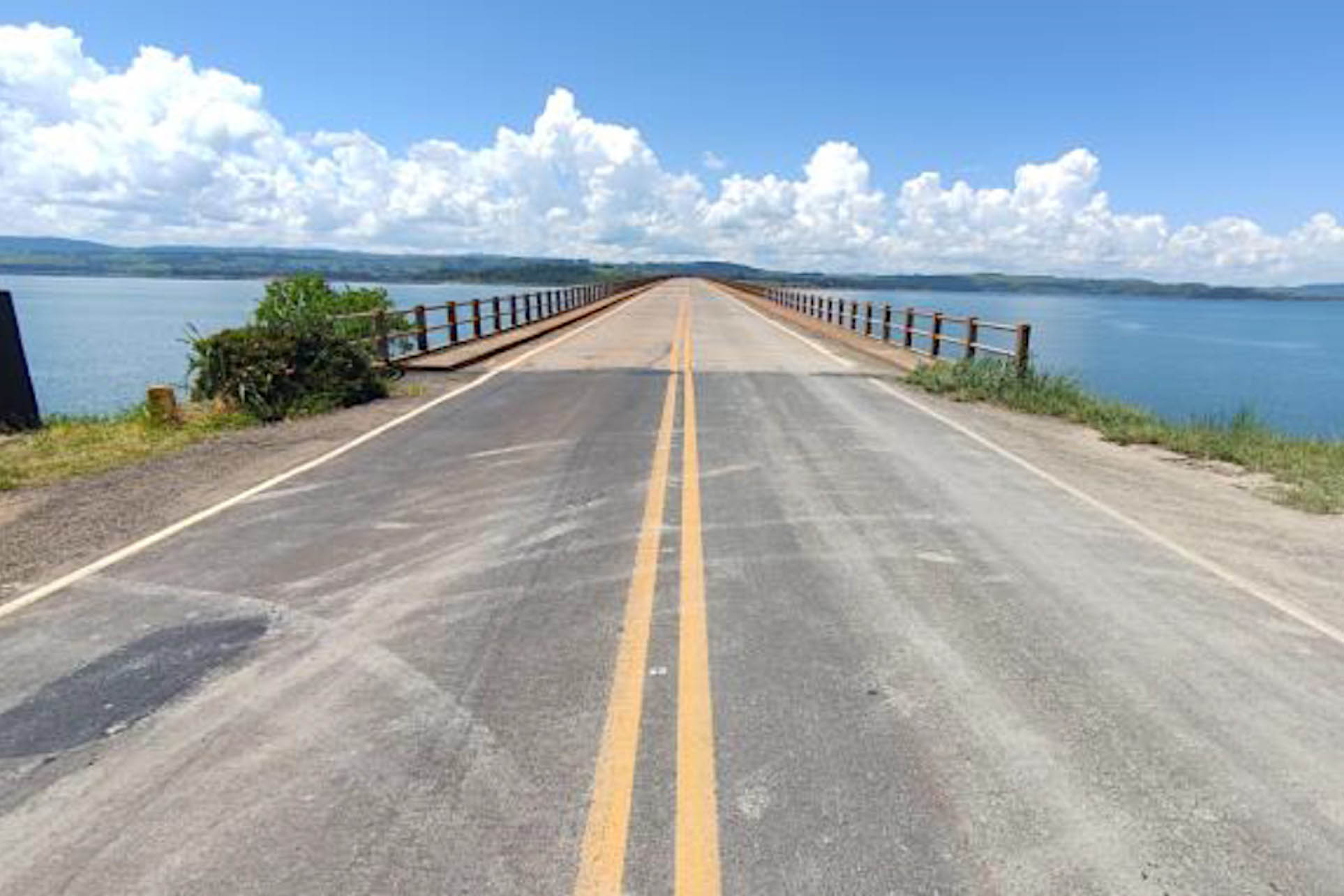 Governo do Paraná assina contrato de R$ 7,6 mi para reforma de pontes no Norte Pioneiro - Ponte Rio Itararé - Represa de Chavantes PR-218 em Carlópolis  Foto: DER-PR