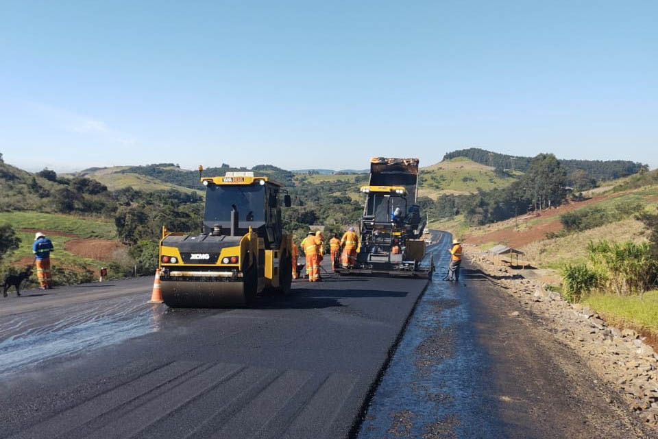 Pavimentação entre Pitanga e Mato Rico