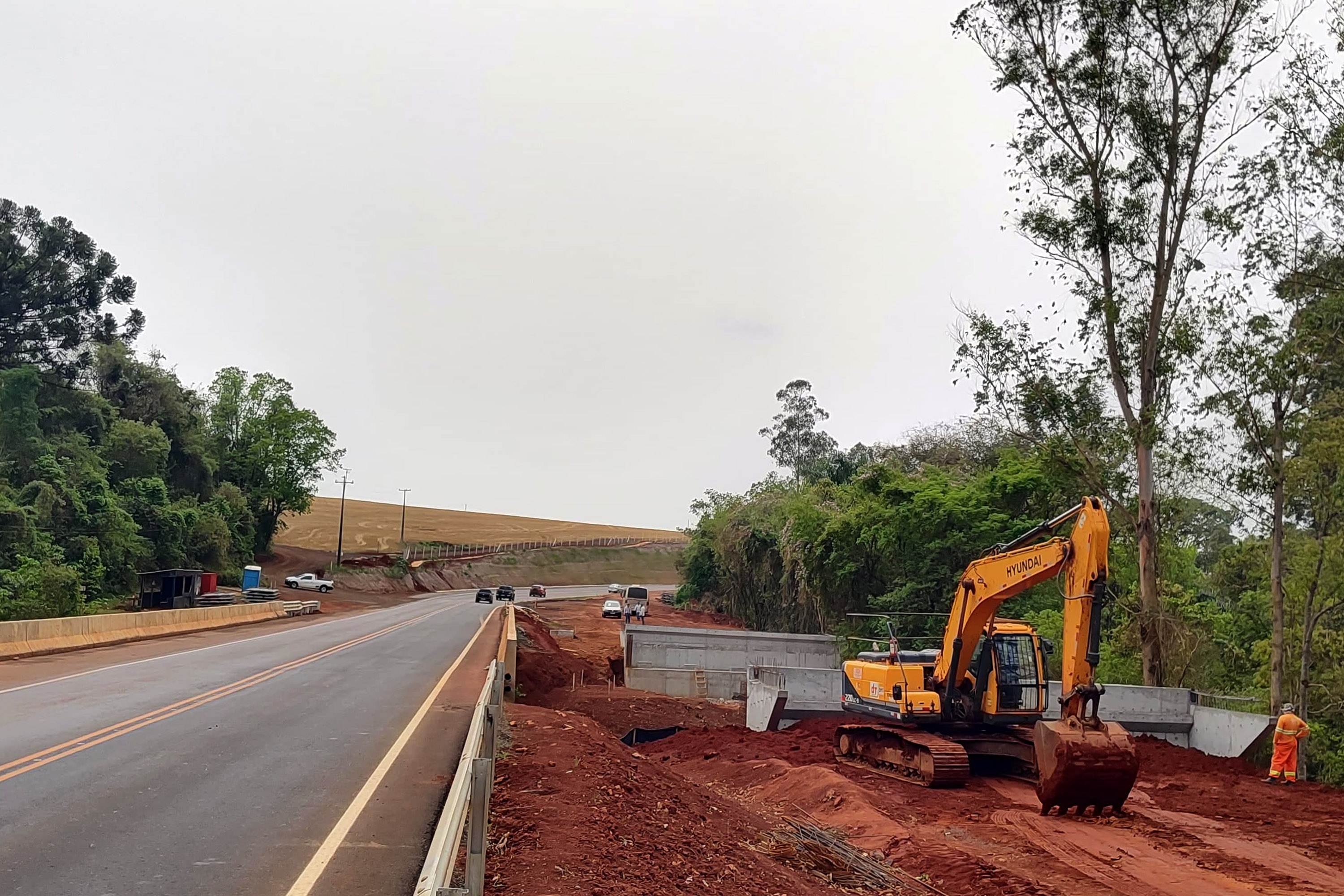 PR-445 terá pare e siga nos próximos dias para içamento de vigas em pontes e viadutos - Ponte sobre o Rio Apucaraninha