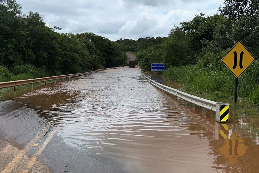 DER/PR divulga condições de rodovias estaduais após as chuvas. PR-559 - Paranavaí