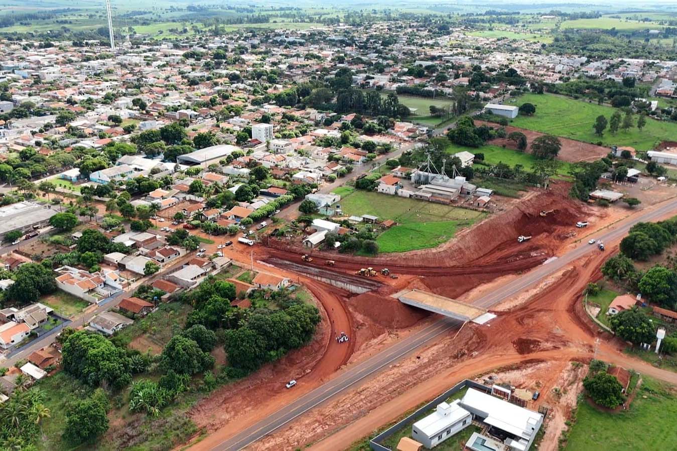 obra do viaduto de Iporã