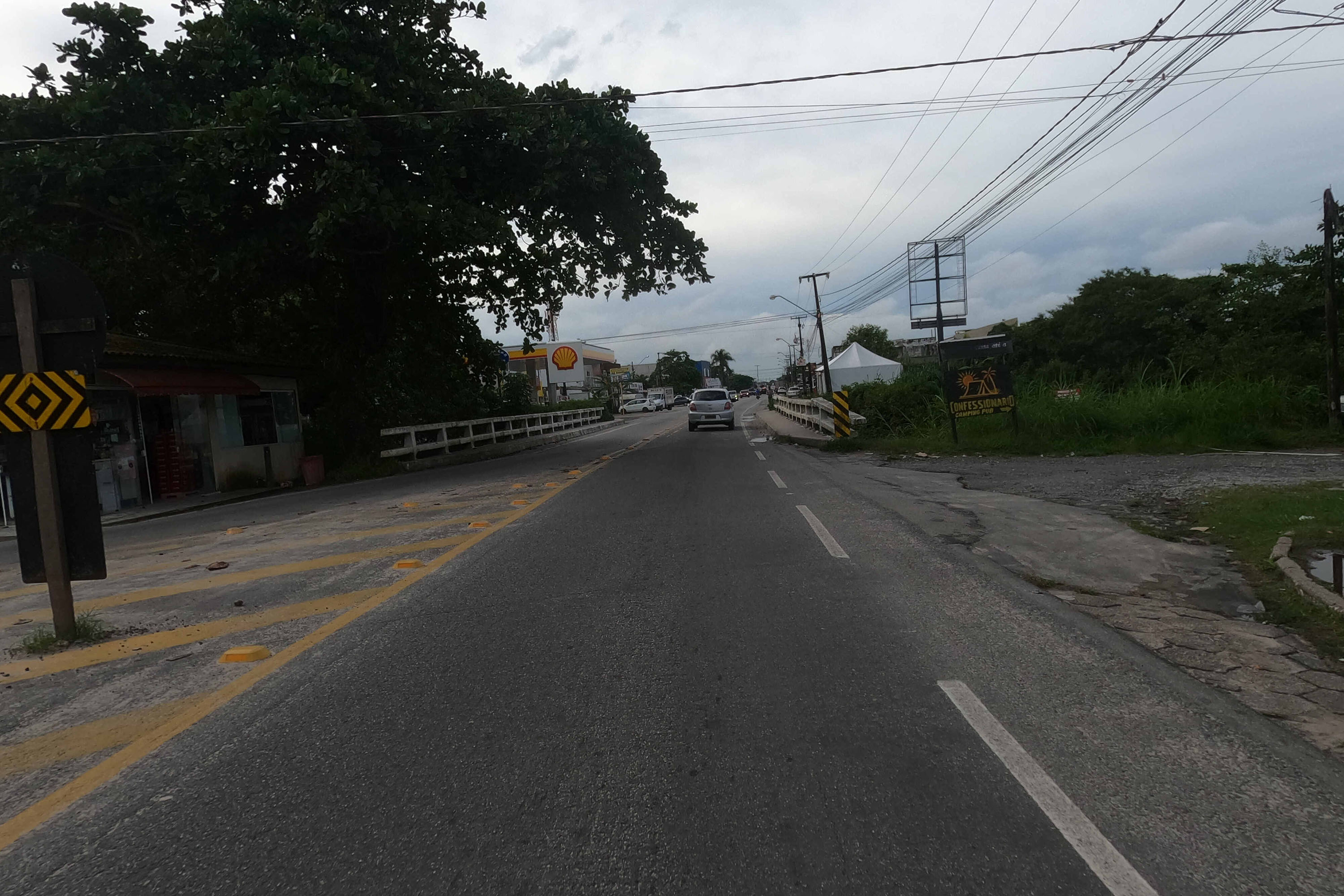 Atual estrada entre Matinhos e Pontal do Paraná