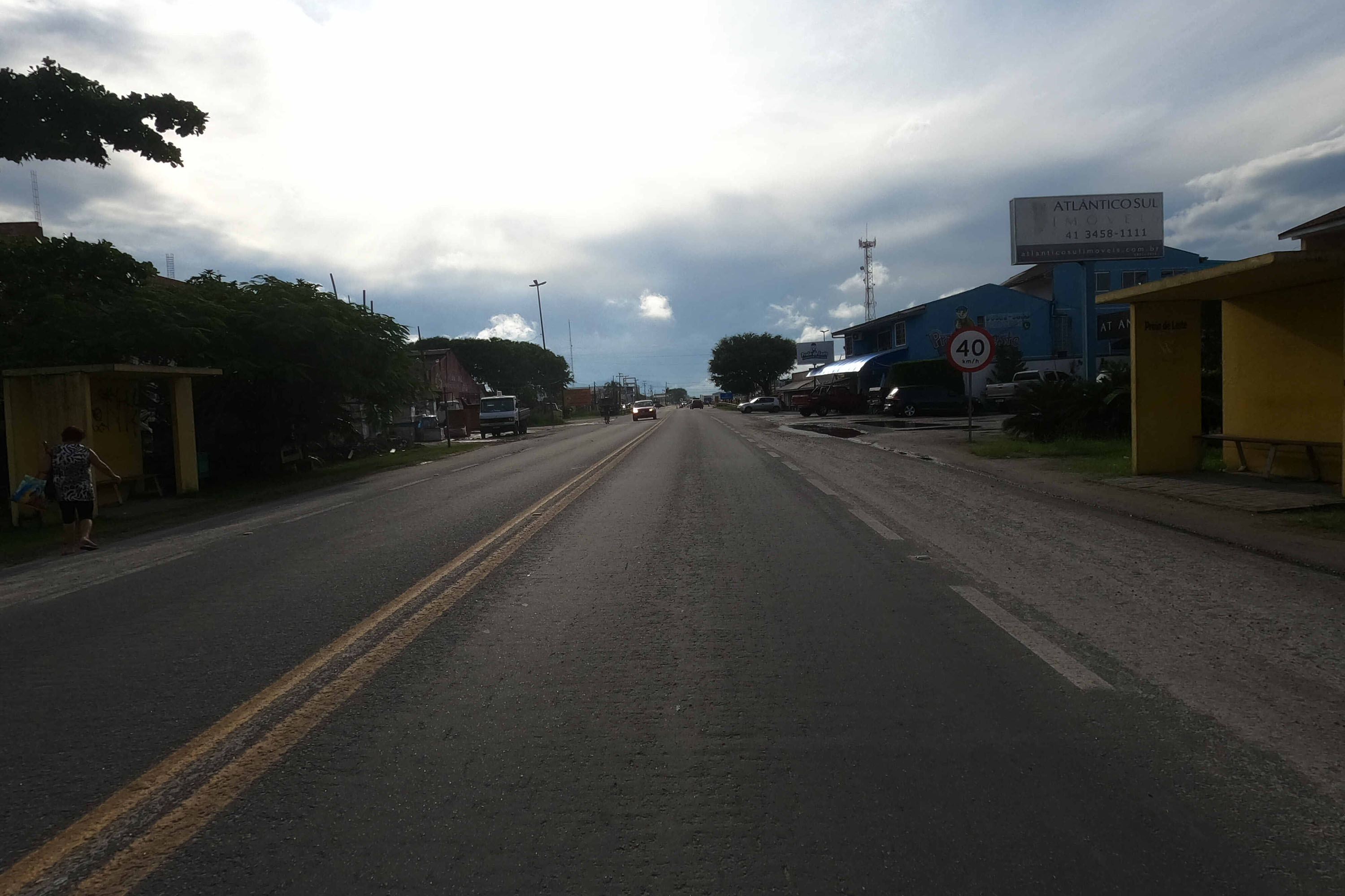 Atual estrada entre Matinhos e Pontal do Paraná