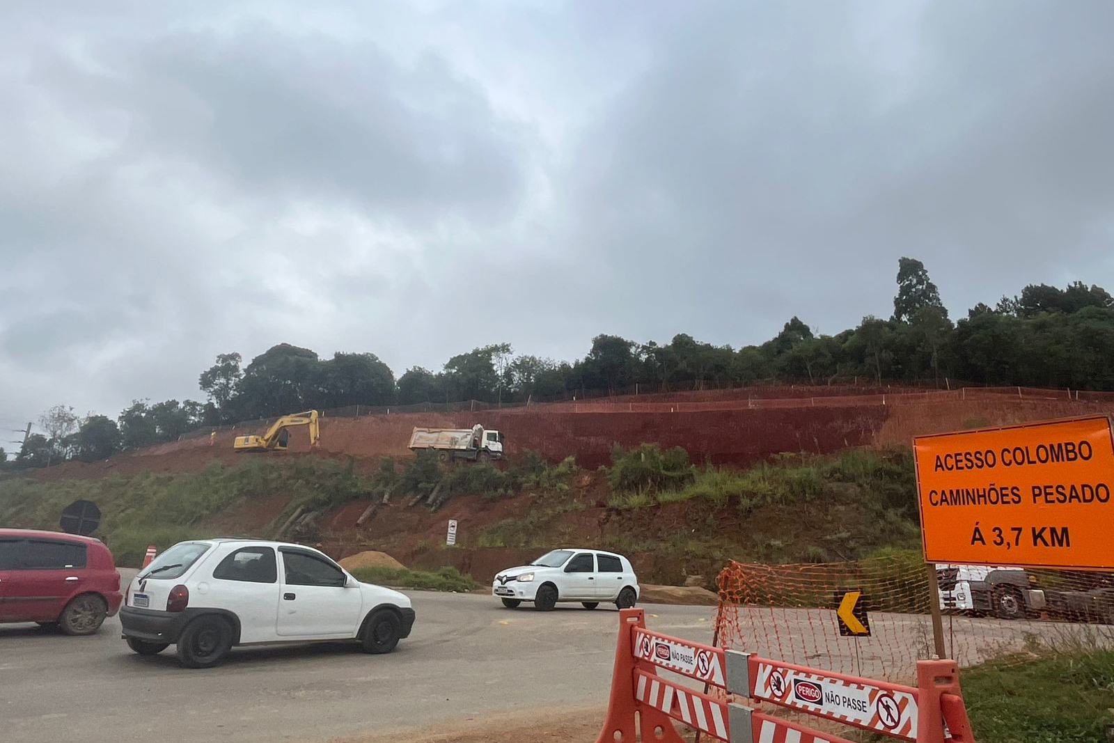 obras de duplicação em concreto da Rodovia dos Minérios