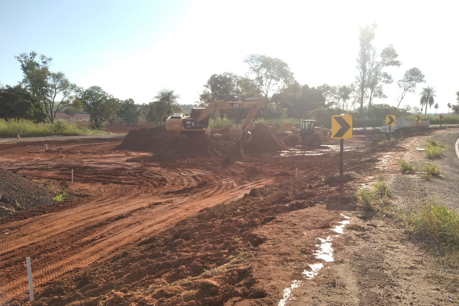 obras do novo trevo rodoviário entre Porto Rico e São Pedro