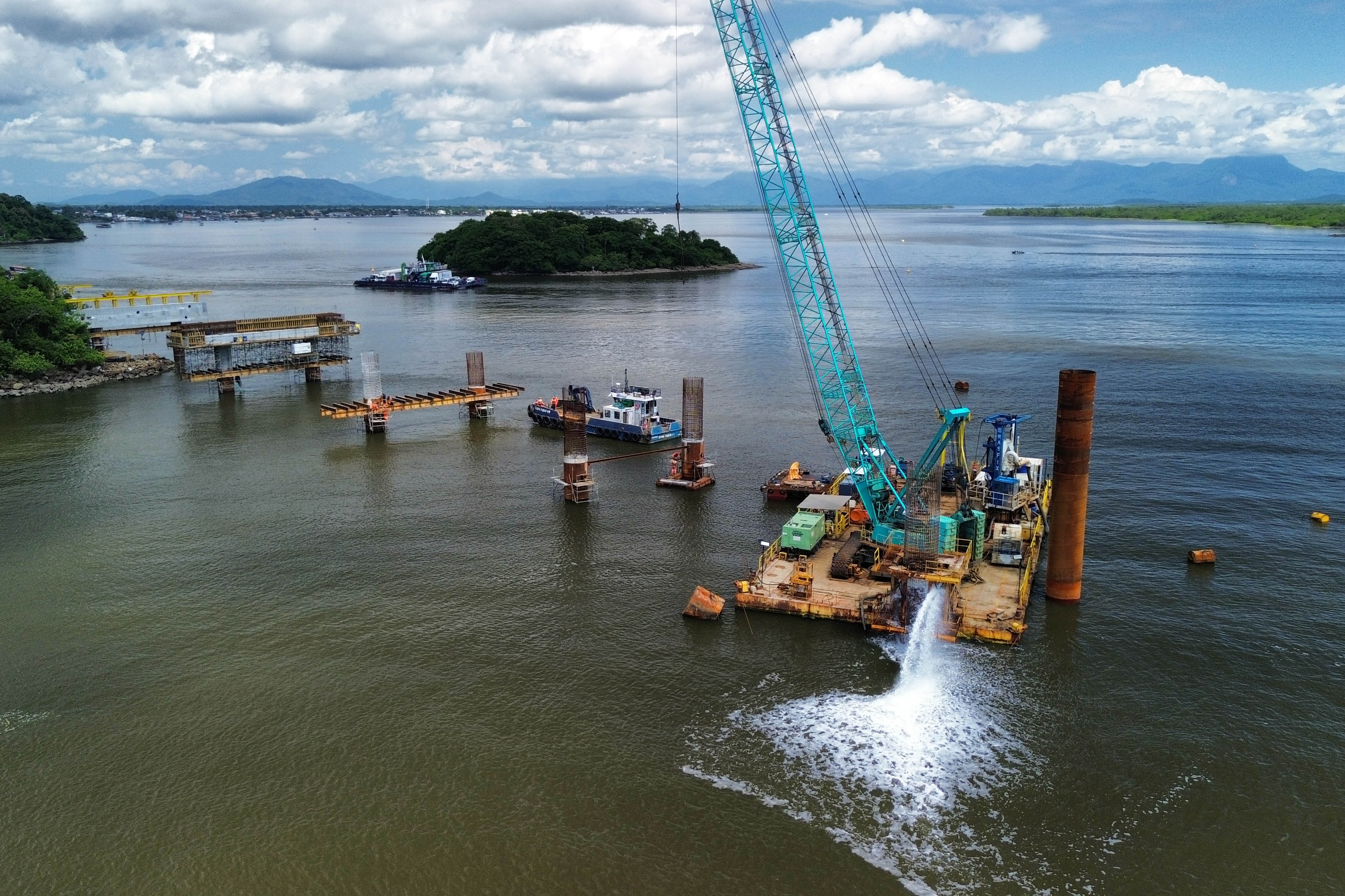 Obras na Ponte de Guaratuba