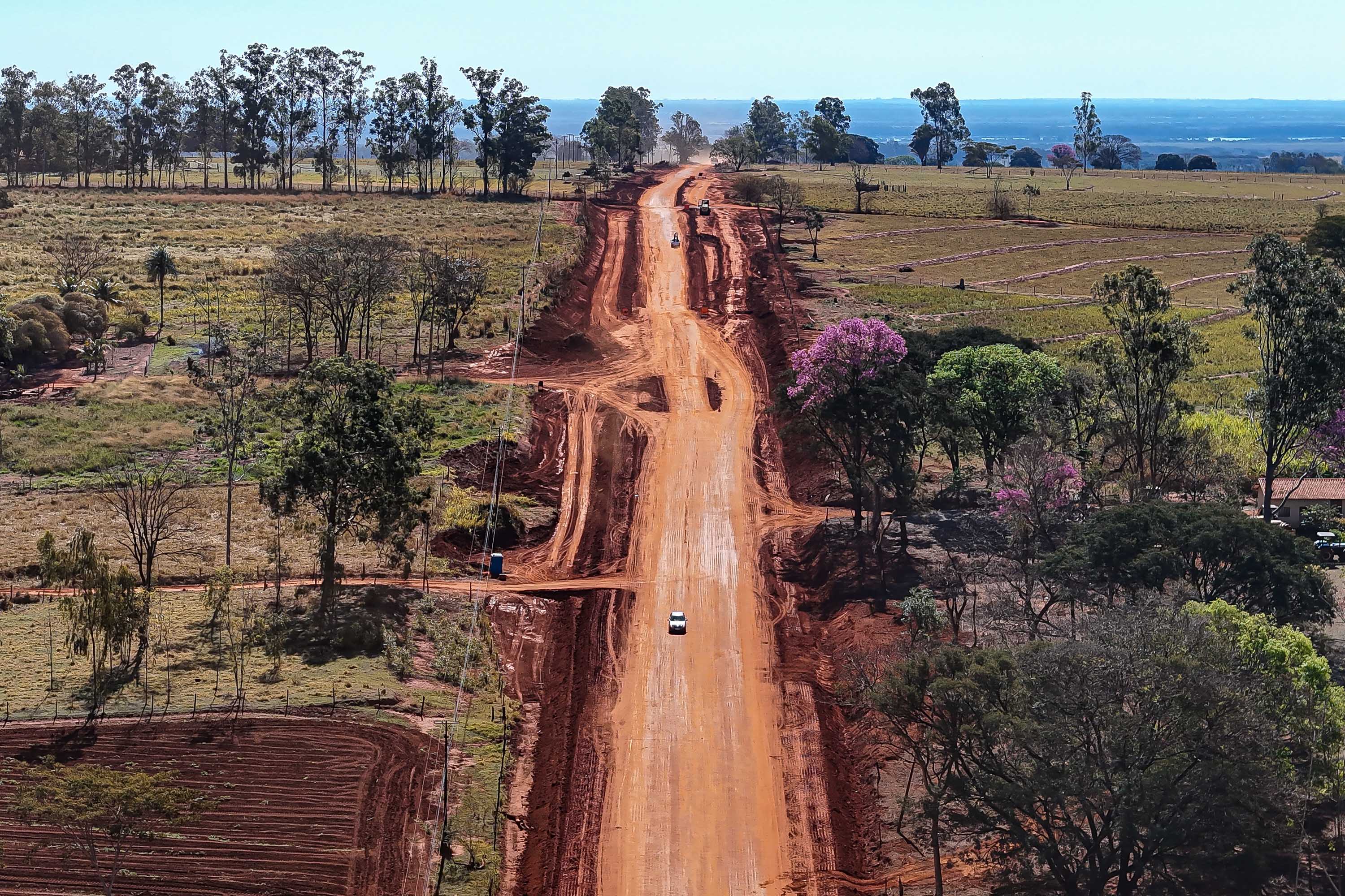 Obras na Avenida Paraná, que liga a cidade ao Porto de Maringá.