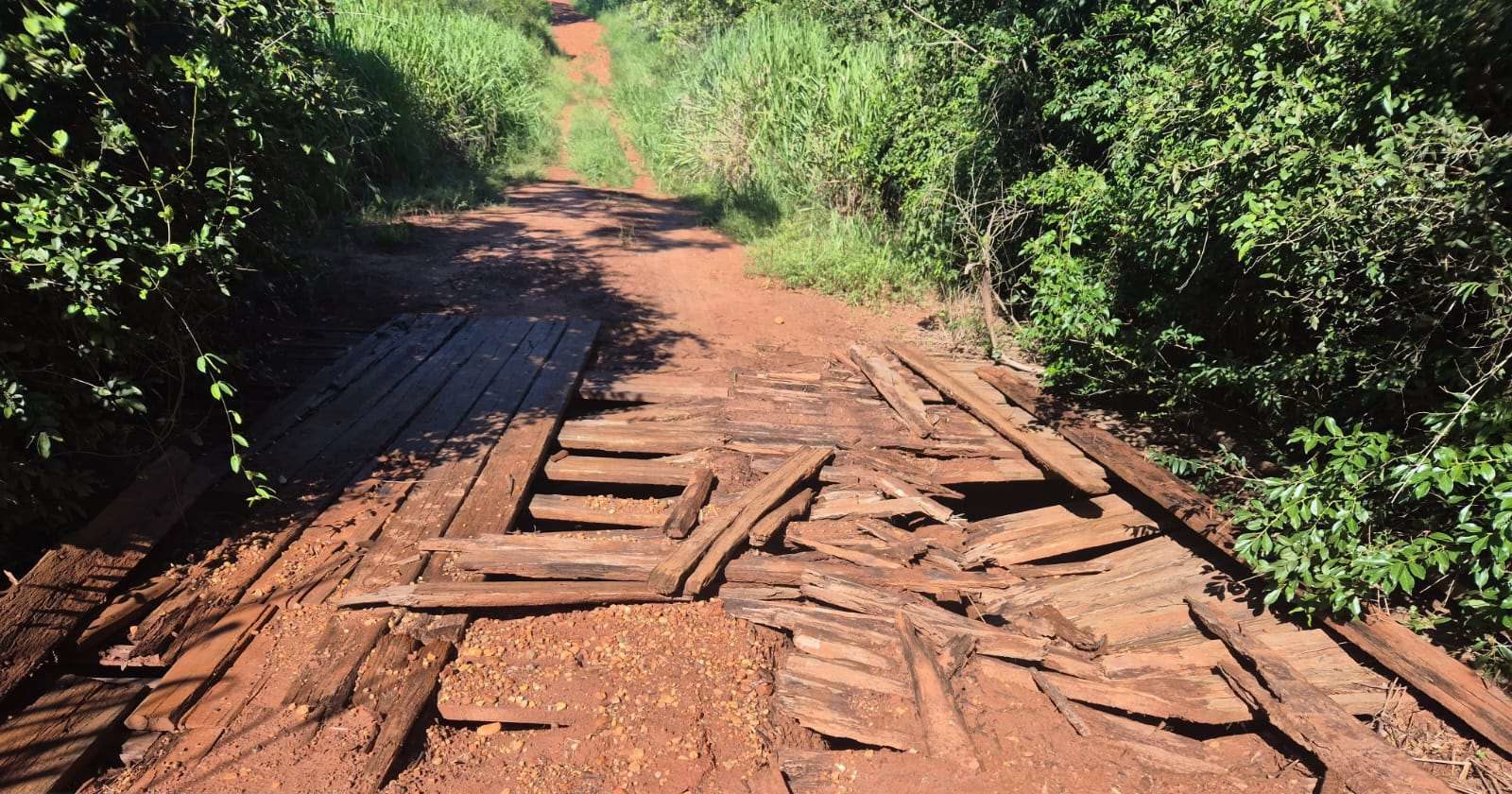 Ponte sobre o Córrego Burim