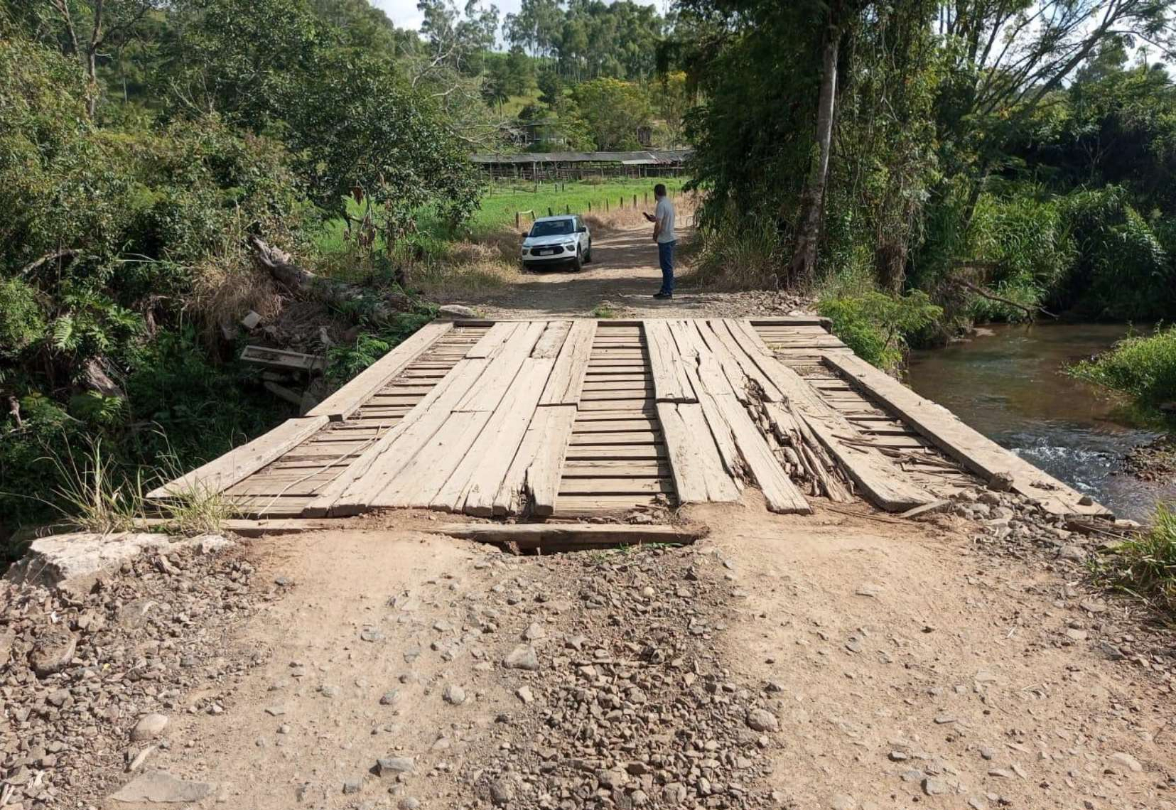 Estado e Cândido de Abreu vão construir nova ponte de concreto na zona rural
