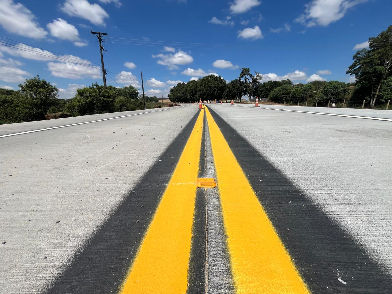 Restauração da PR-151 entre Ponta Grossa e Palmeira tem os primeiros quilômetros prontos