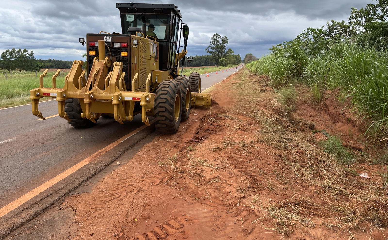 DER/PR começa conservação entre Santa Cruz de Monte Castelo e Querência do Norte