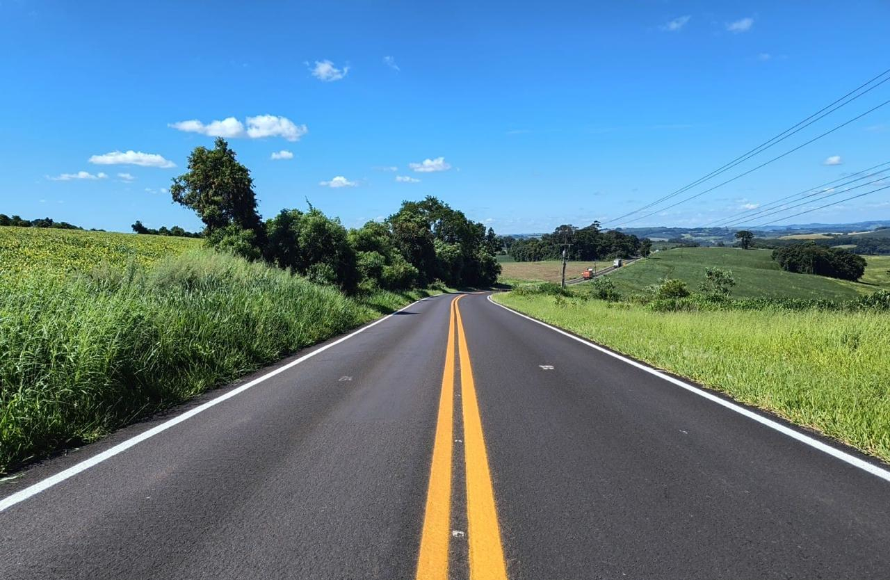DER/PR reforça sinalização viária em Francisco Beltrão e na ligação com Itapejara D'Oeste