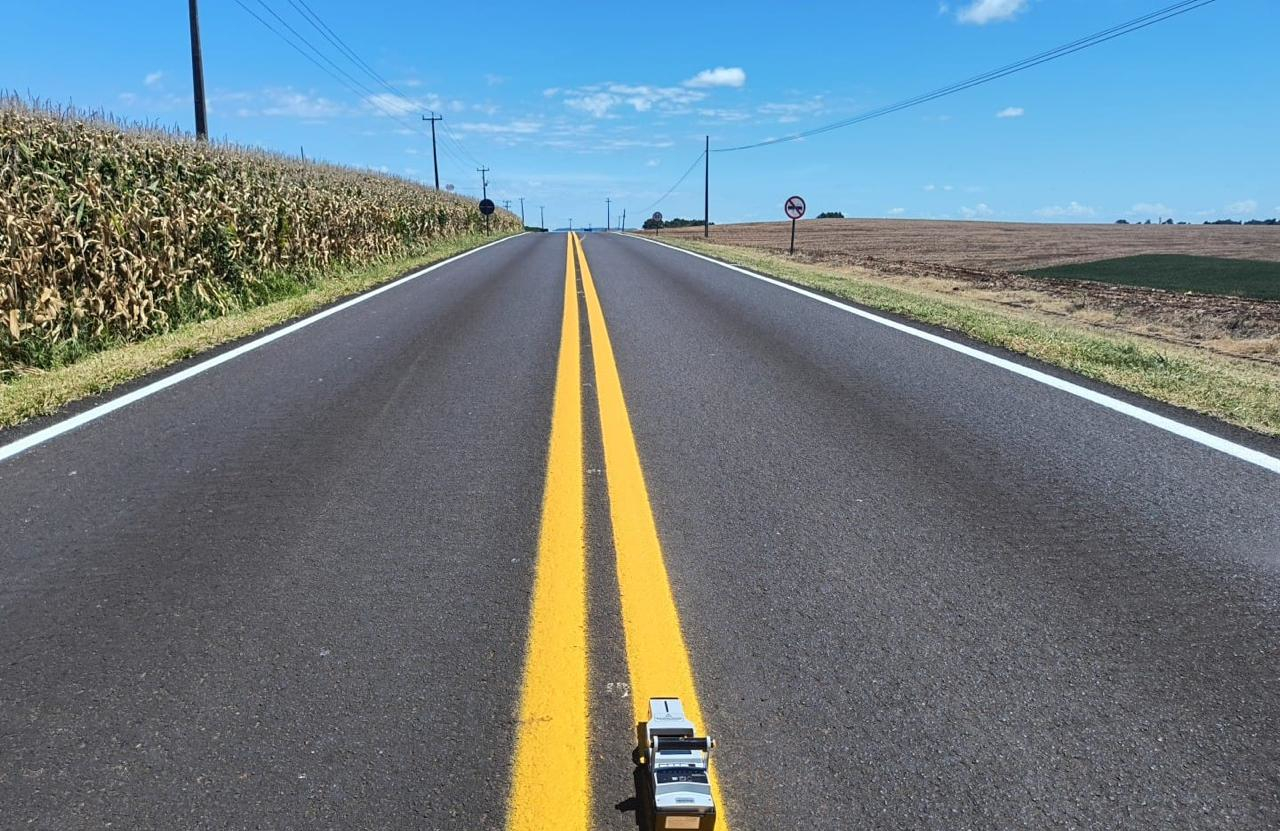 DER/PR reforça sinalização viária em Francisco Beltrão e na ligação com Itapejara D'Oeste