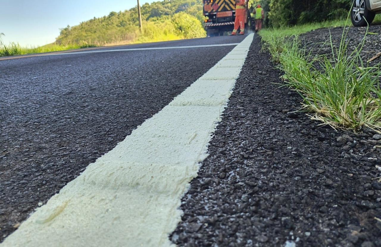 DER/PR reforça sinalização viária em Francisco Beltrão e na ligação com Itapejara D'Oeste