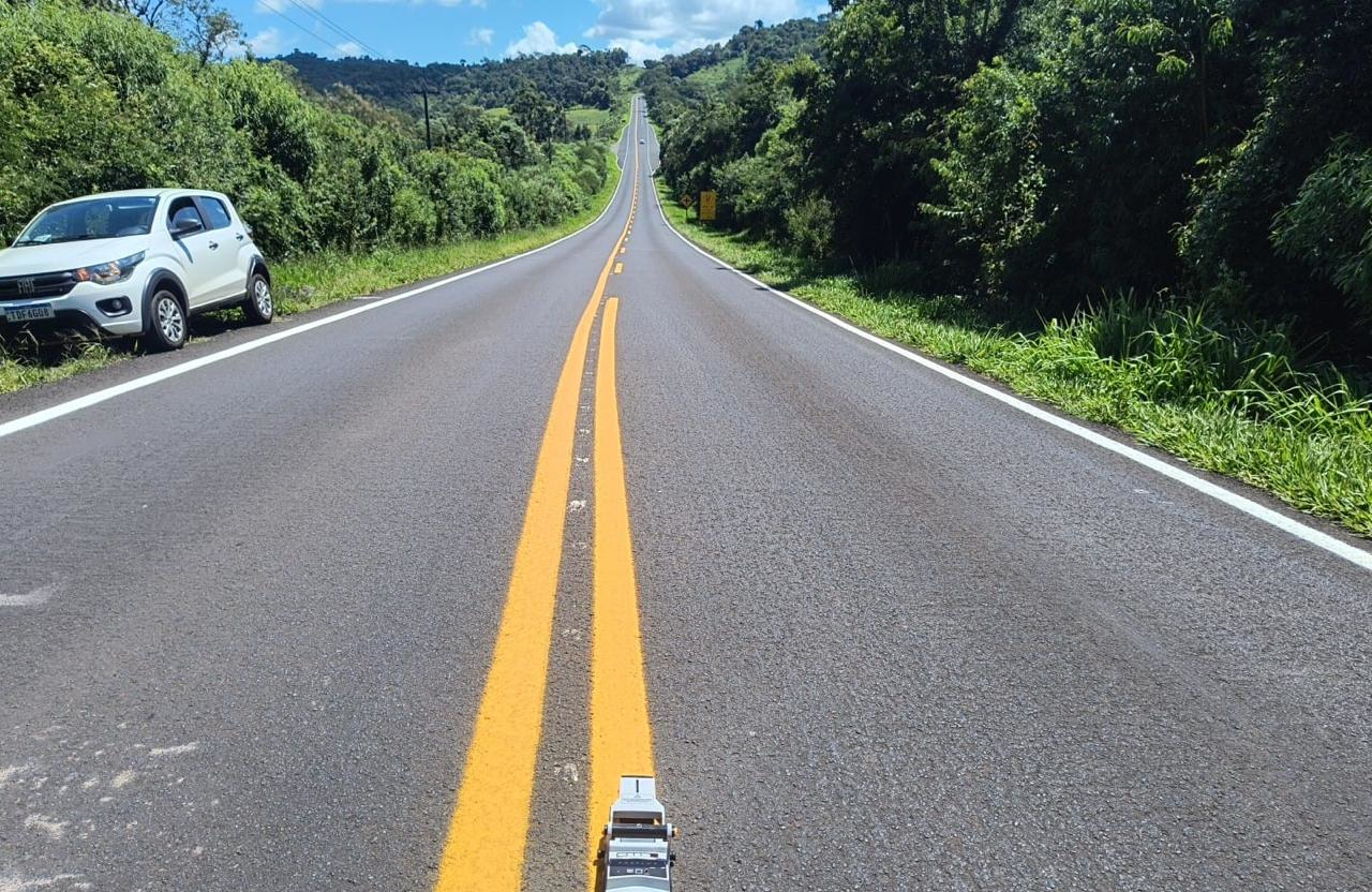 DER/PR reforça sinalização viária em Francisco Beltrão e na ligação com Itapejara D'Oeste