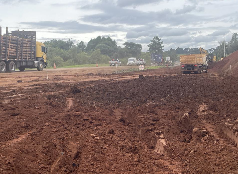 Duplicação em concreto da PRC-466 entre Turvo e Palmeirinha chega a 22,7% de execução