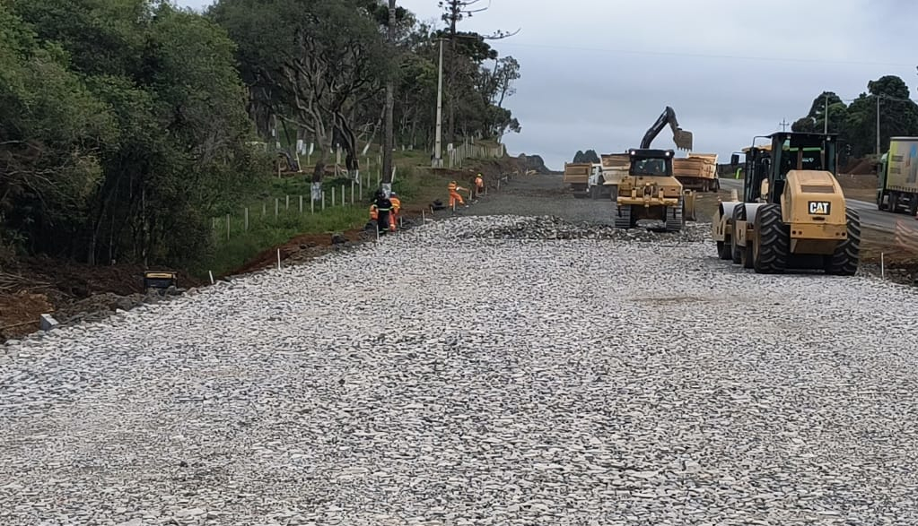 Duplicação em concreto da PRC-466 entre Turvo e Palmeirinha chega a 22,7% de execução