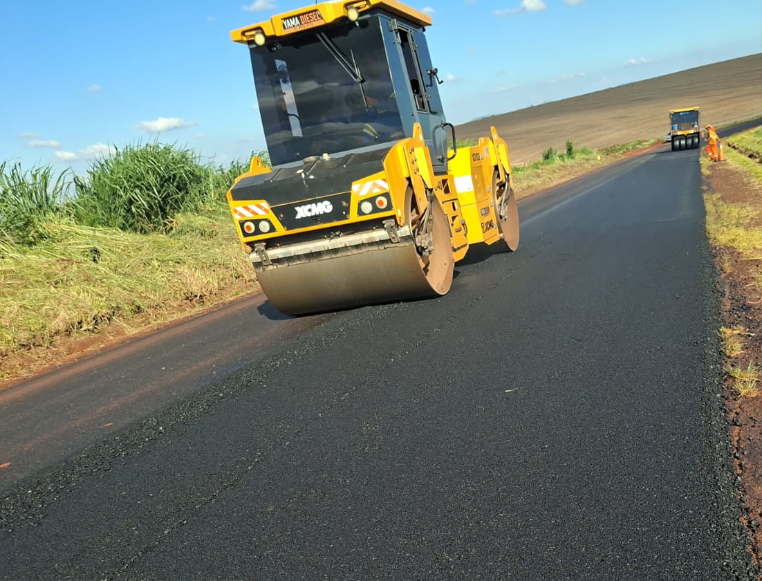 DER/PR recupera PR-218 entre Santo Antônio do Paraíso e São Sebastião da Amoreira