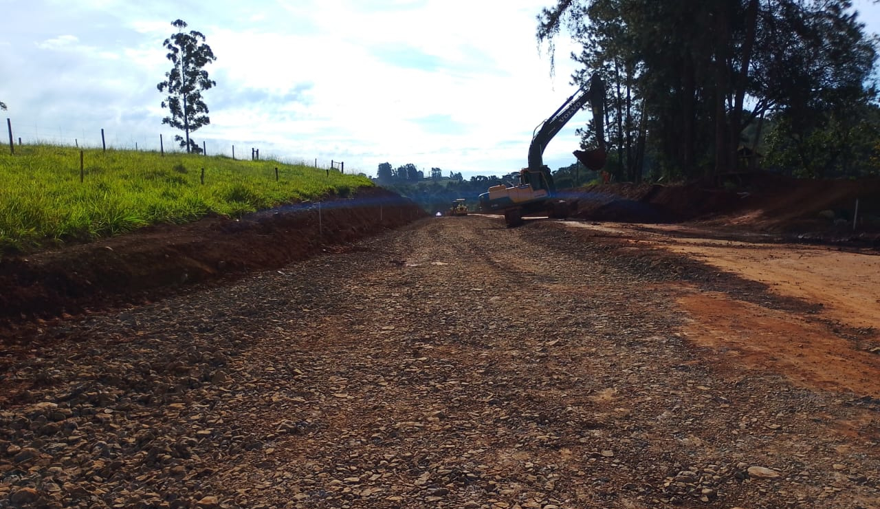 Sonho antigo, PR-239 entre Mato Rico e Roncador já tem obras de pavimentação