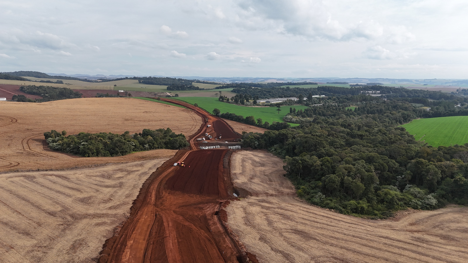 Obra do Contorno Noroeste de Pato Branco avança em terraplenagem e bueiros