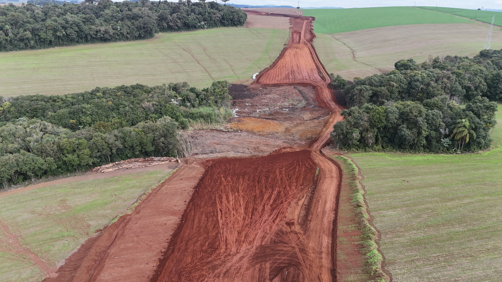 Obra do Contorno Noroeste de Pato Branco avança em terraplenagem e bueiros