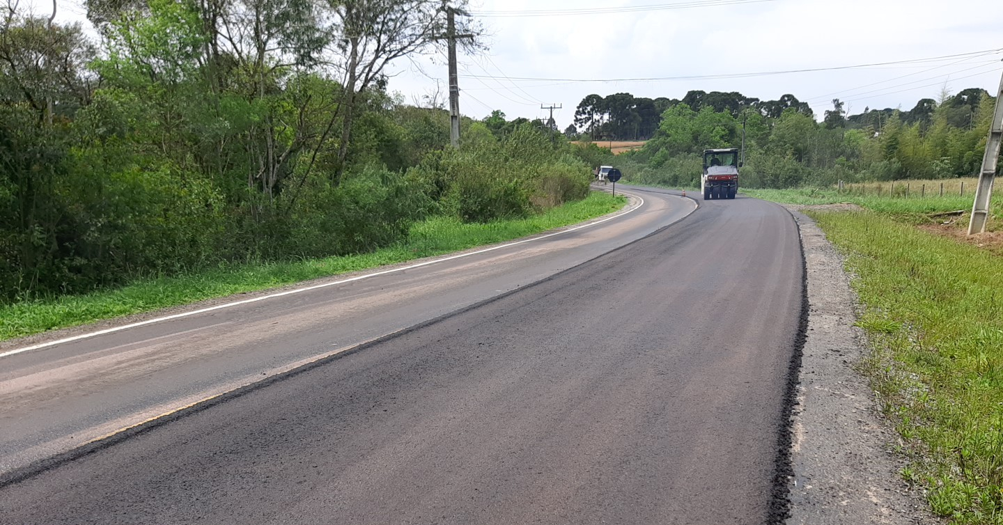 DER/PR está realizando melhorias em rodovia entre Campo do Tenente e a Lapa