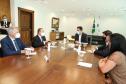 Governador Carlos Massa Ratinho Junior e o Secretário da Infraestrutura e Logística, Sandro Alex, em reunião com o presidente da cooperativa LAR.Foto: Rodrigo Félix Leal / InfraPR