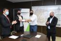 Aeroportos de Pato Branco e Umuarama recebem plano diretor para os próximos 20 anos - Umuarama - Prefeito Hermes Pimentel da Silva / Deputado Estadual Delegado Fernando Martins / Josil Voidela e Luciana Bruel equipe técnica de aeroportos da SEIL - Curitiba, 17/02/2022 Foto: Rodrigo Félix Leal/SEIL