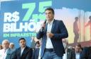 O governador Carlos Massa Ratinho Junior junto do Secretário da Infraestrutura e Logística do Paraná, Sandro Alex e do Diretor Geral do DER, Fernando Furiatti, confirmou nesta terça-feira (29), em evento no Palácio Iguaçu, o investimento de R$ 130.127.148,54 em rodovias do Paraná.  Foto: Rodrigo Félix Leal / Seil