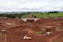 A obra de revitalização da Estrada da Boiadeira (BR-487), no Noroeste do Paraná, avançou significativamente nos últimos dias. A construção da rodovia que liga o Mato Grosso do Sul a Umuarama, passando por Icaraíma, ultrapassou índice de conclusão de 80% e, com o encaminhamento das últimas desapropriações necessárias, todo o trecho estará liberado para execução a partir de junho. Com isso, a previsão é que o antigo sonho da população da região seja materializado no segundo semestre deste ano, com a conclusão