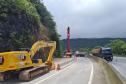Guindaste do DER/PR chega à BR-277 na Serra do Mar para obra emergencial - Foto: DER