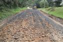 Conservação de vias rurais de Mallet, São Mateus do Sul e da Lapa tem vencedor - Cascalhamento PR-281 - Foto: DER-PR