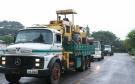 Entre os maquinários enviados estão um caminhão caçamba, três carregadeiras, duas escavadeiras, três caminhões basculantes, duas retroescavadeiras, duas motoniveladoras, um caminhão de transporte, um carregador frontal, um trator de esteira, dois caminhões-pipas, além de veículos leves de apoio e geradores de energia. Foto: Rodrigo Félix Leal/Seil