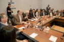 O governador Carlos Massa Ratinho Junior participa da palestra com a especialista em Inteligência Artificial, Martha Gabriel.