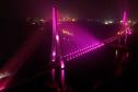Ponte da Integração Brasil – Paraguai é iluminada na cor rosa durante o mês de outubro 