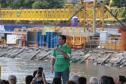 Governado, Ratinho Júnior, falando em cima do palco