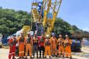 Trabalhadores na Ponte de Guaratuba
