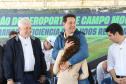 Pessoas na inauguração da nova pista do aeroporto de Campo Mourão