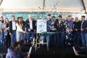 Pessoas na inauguração da nova pista do aeroporto de Campo Mourão