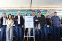 Pessoas na inauguração da nova pista do aeroporto de Campo Mourão