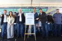 Pessoas na inauguração da nova pista do aeroporto de Campo Mourão