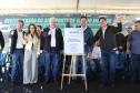 Pessoas na inauguração da nova pista do aeroporto de Campo Mourão